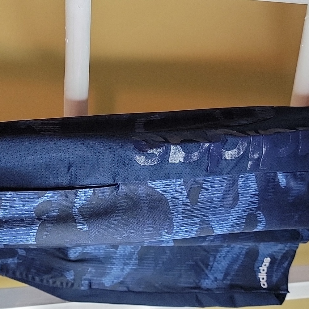 Adidas Shorts XL 18/20 - Picture 7 of 8